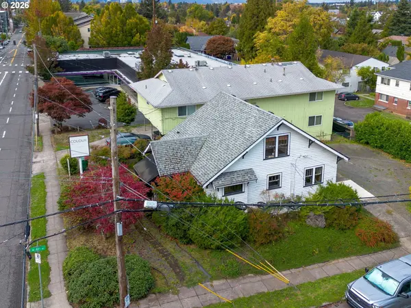 6055 E BURNSIDE ST, Portland, OR 97215