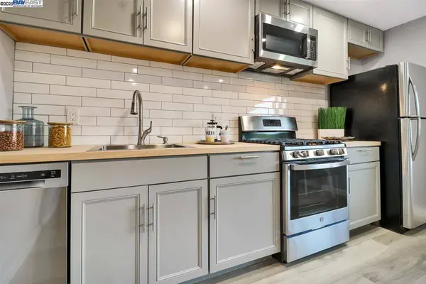2118 Addison Ave, East Palo Alto, CA 94303