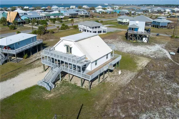 108 Ponchartrain CT, Dauphin Island, AL 36528