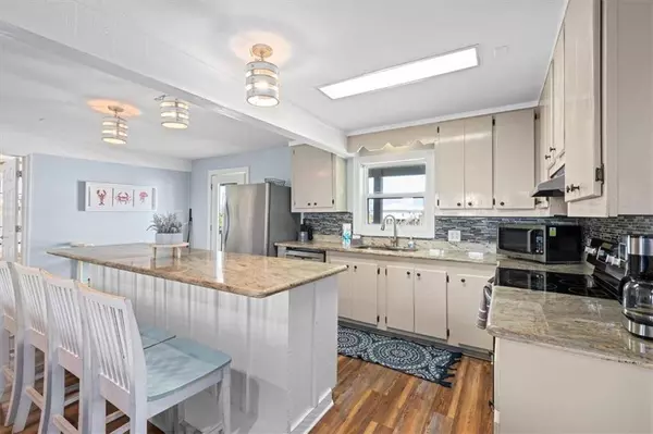 108 Ponchartrain CT, Dauphin Island, AL 36528