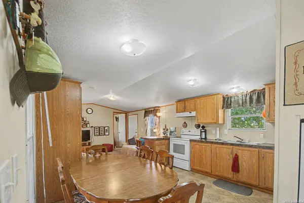 1250 Darst Creek, Seguin, TX 78155