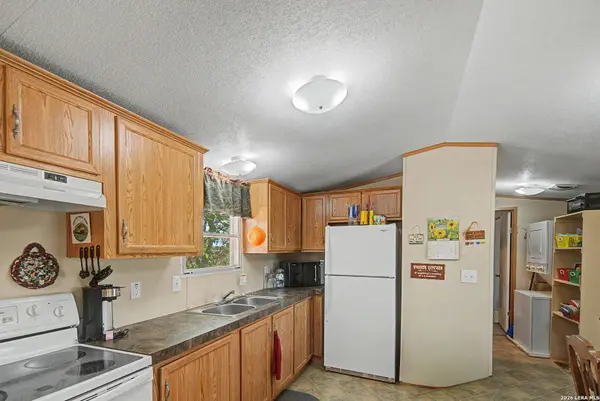 1250 Darst Creek, Seguin, TX 78155