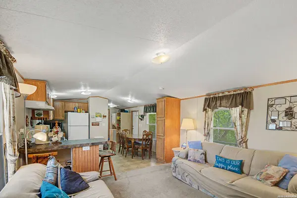 1250 Darst Creek, Seguin, TX 78155