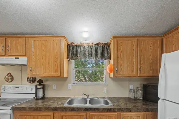 1250 Darst Creek, Seguin, TX 78155