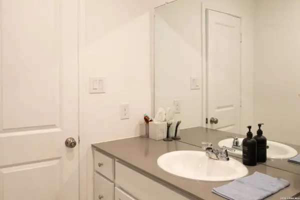 7112 Yellow Sapphire, San Antonio, TX 78263