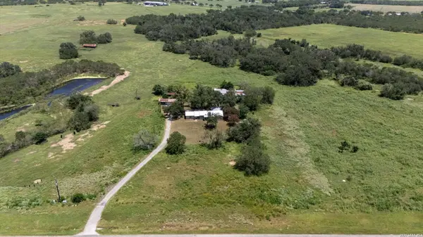 15510 US HIGHWAY 87 W, Adkins, TX 78101