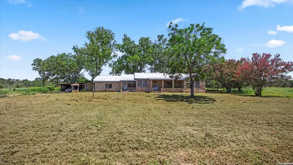 15510 US HIGHWAY 87 W, Adkins, TX 78101