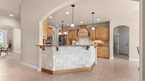 192 COPPER RIDGE DR, La Vernia, TX 78121