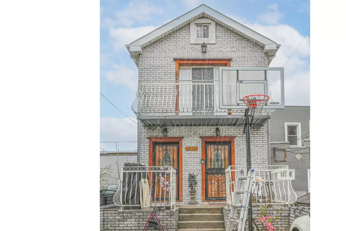 Astoria, NY 11106,34th Ave 12th st