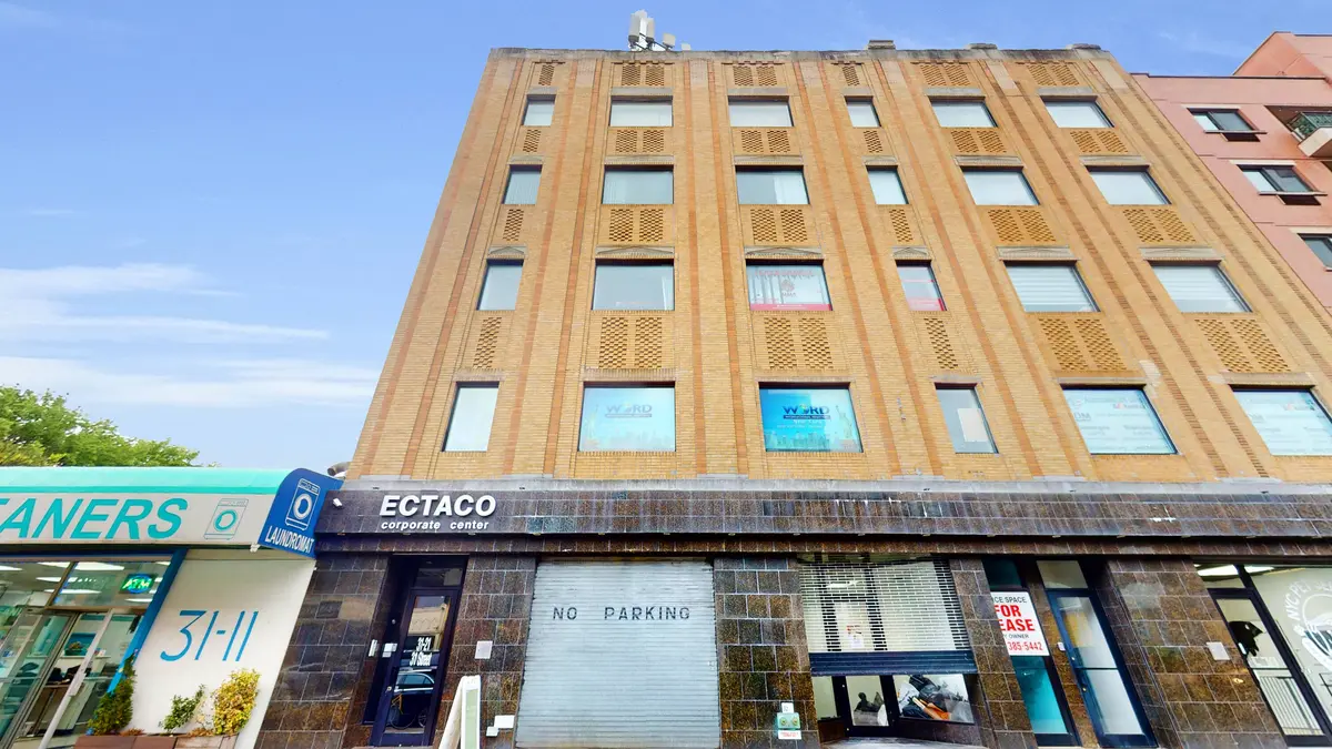 31-21 31st St #4, Astoria, NY 11106