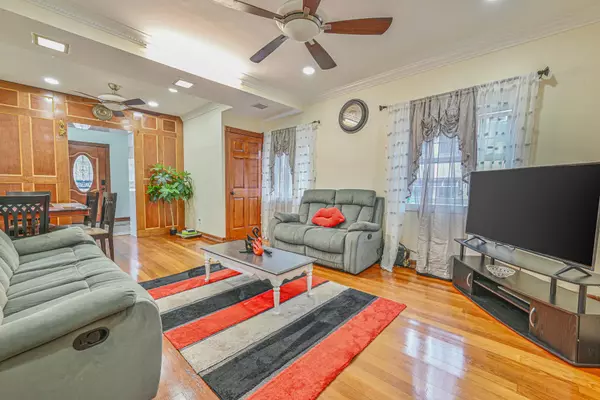 Astoria, NY 11106,34th Ave 12th st