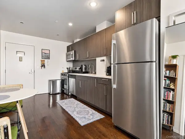 12-15 Broadway #804, Astoria, NY 11106