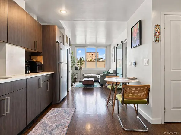 12-15 Broadway #804, Astoria, NY 11106