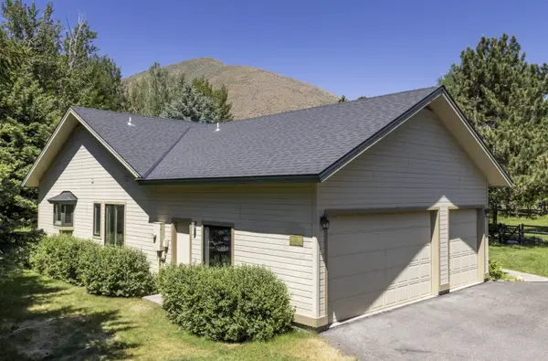 320 deerwood