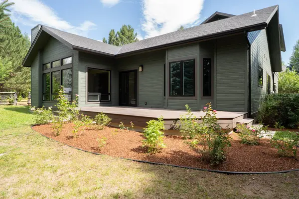 320 Deerwood Dr