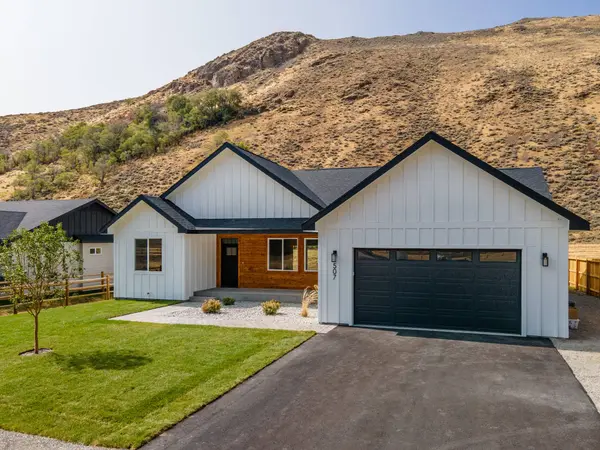 507 Rosewood Dr, Bellevue, ID 83313