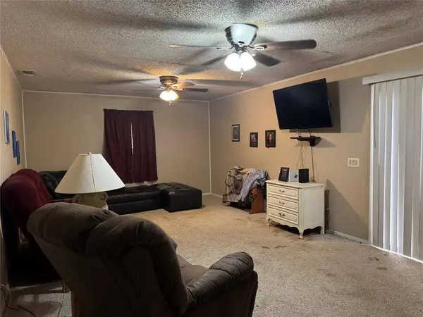 701 NE 3rd Street, Knox City, TX 79529