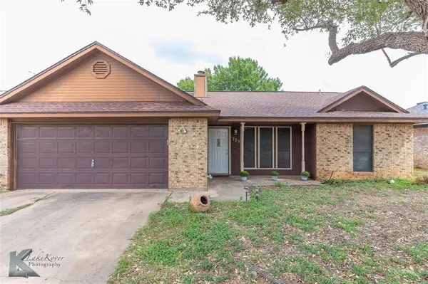 725 Tabard Trail