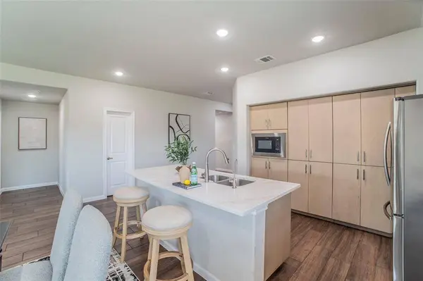 1524 Soapberry Drive, Aubrey, TX 76227