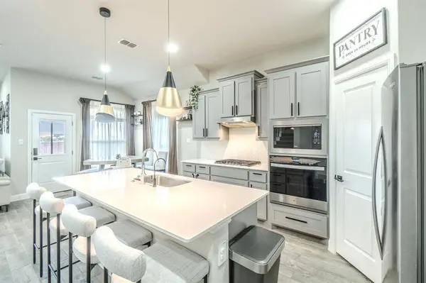 3105 Lionsgate Drive, Argyle, TX 76226