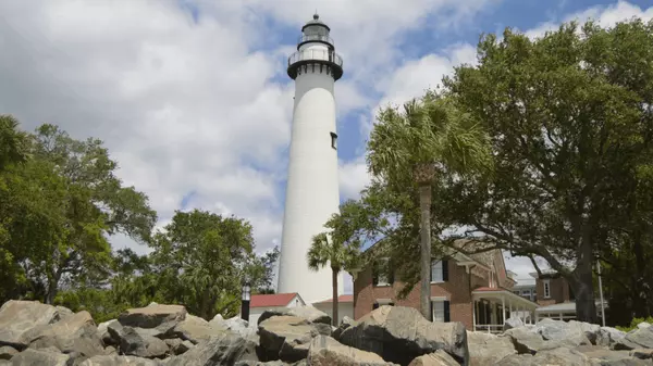 Exploring the Neighborhoods of St. Simons Island,Arden Jones