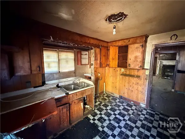 2156 New York AVE, Savannah, GA 31404