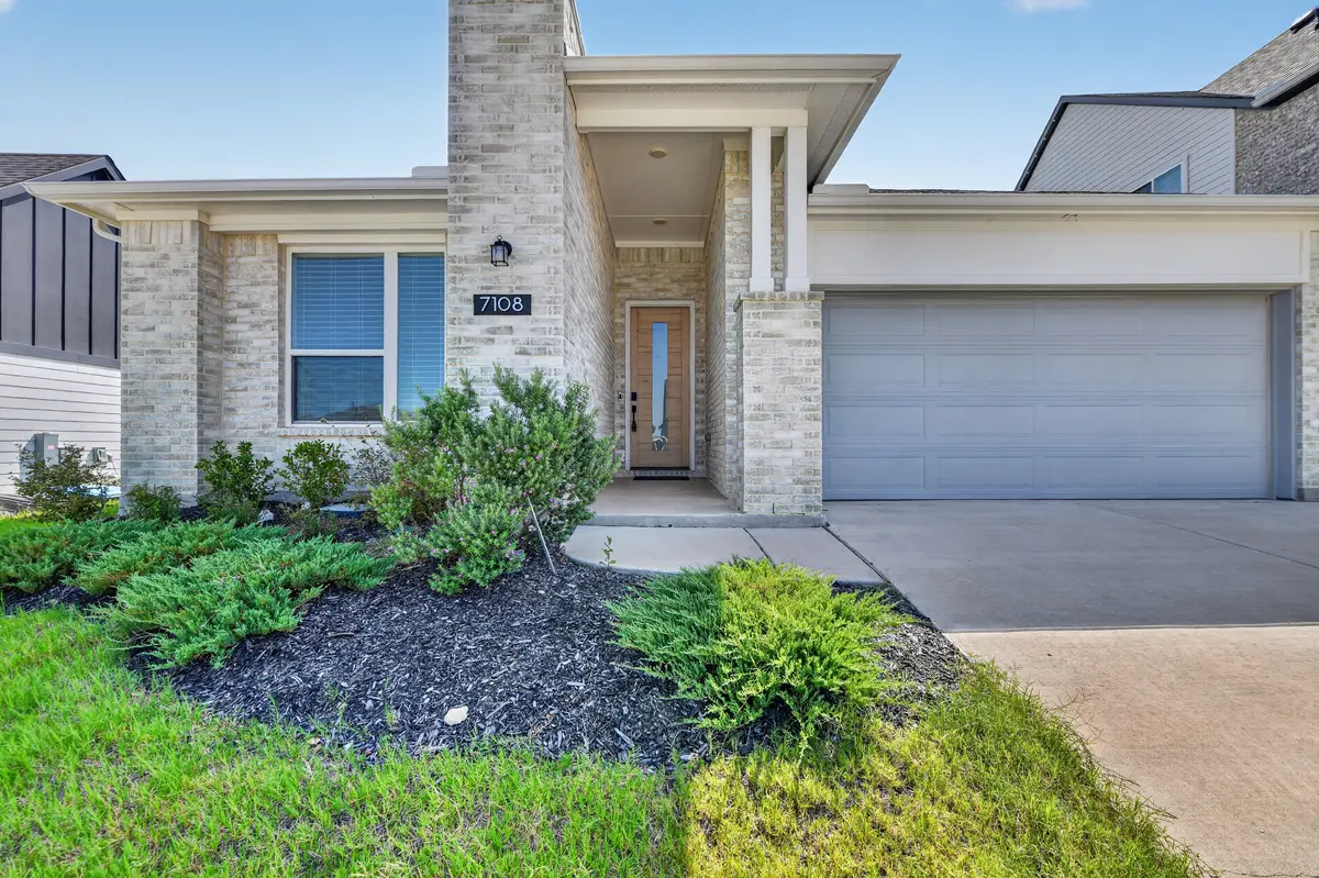 7108 Talon Bluff Dr, Fort Worth, TX 76179-2183