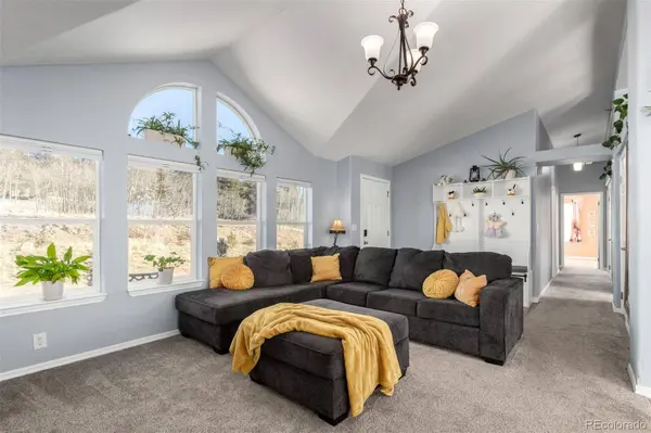 68 Concord DR, Jefferson, CO 80456