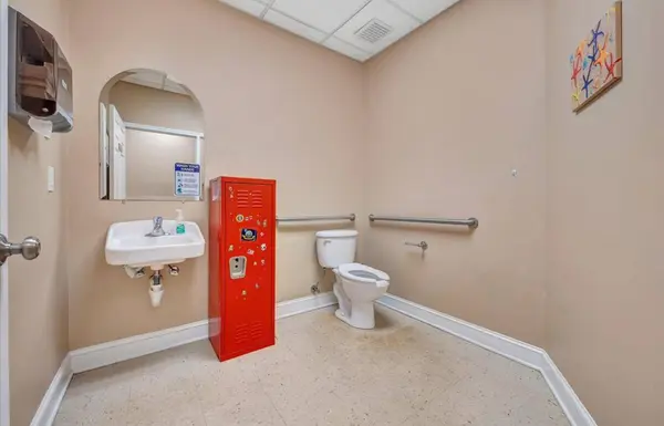 1101 Electric RD, Salem, VA 24153