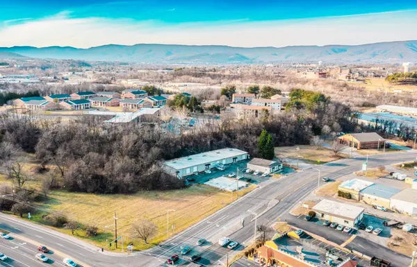 3783 Peters Creek RD, Roanoke, VA 24018