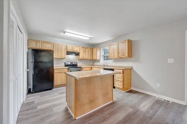 1702 Elbert DR, Roanoke, VA 24018