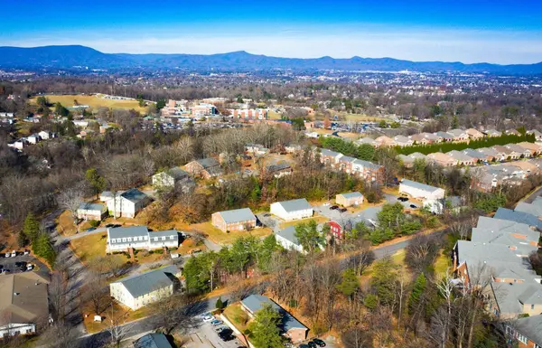 803 King James SW ST, Roanoke, VA 24016