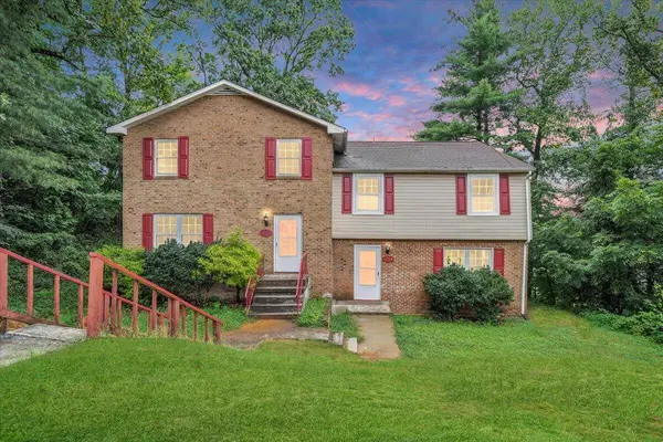 1702 Elbert DR, Roanoke, VA 24018