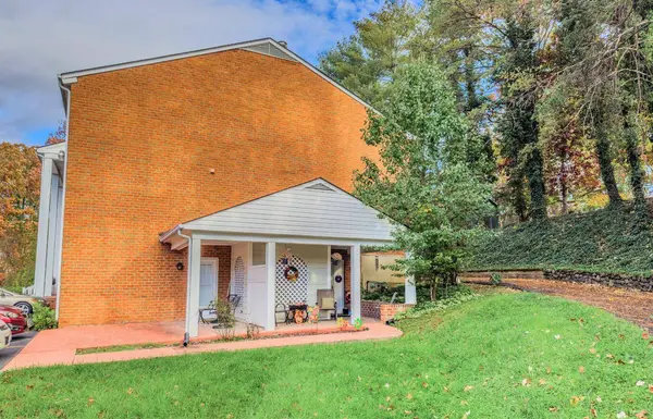 4622 Grandin SW RD, Roanoke, VA 24018