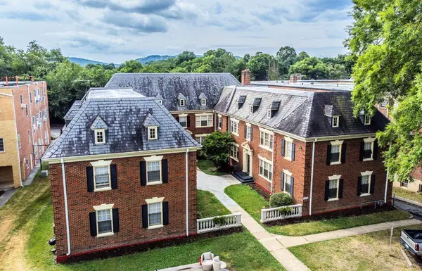 1712 Grandin SW RD, Roanoke, VA 24015