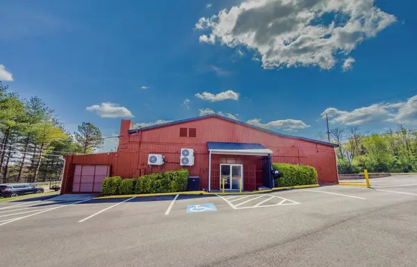 3312 Cove NW RD, Roanoke, VA 24017