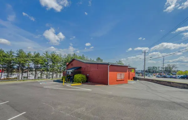 3312 Cove NW RD, Roanoke, VA 24017