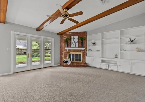 606 Forest Lake DR, Seabrook, TX 77586