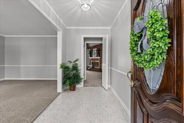 606 Forest Lake DR, Seabrook, TX 77586