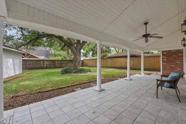 606 Forest Lake DR, Seabrook, TX 77586