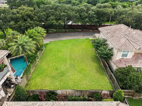 403 Waterford WAY, Kemah, TX 77565