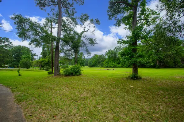 26161 E Holly LN, Splendora, TX 77372