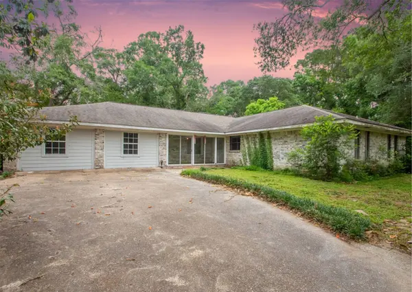 26161 E Holly LN, Splendora, TX 77372