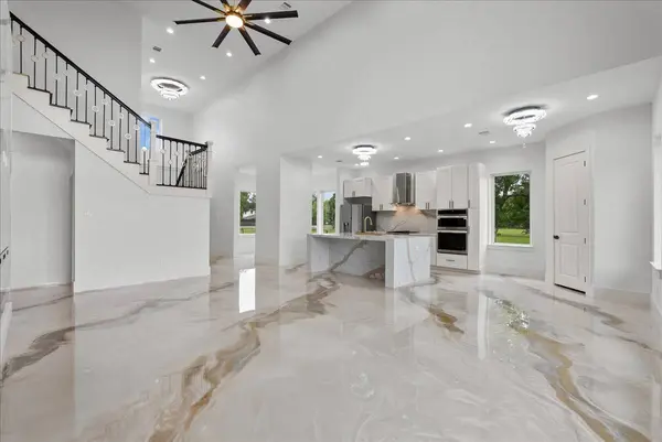 3237 Harkey Rd, Pearland, TX 77584
