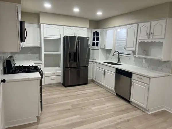 205 W Vaughn LN, Deer Park, TX 77536