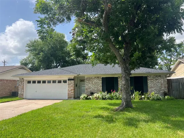 205 W Vaughn LN, Deer Park, TX 77536