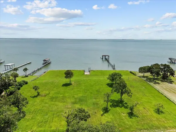 2311 S Broadway, La Porte, TX 77571