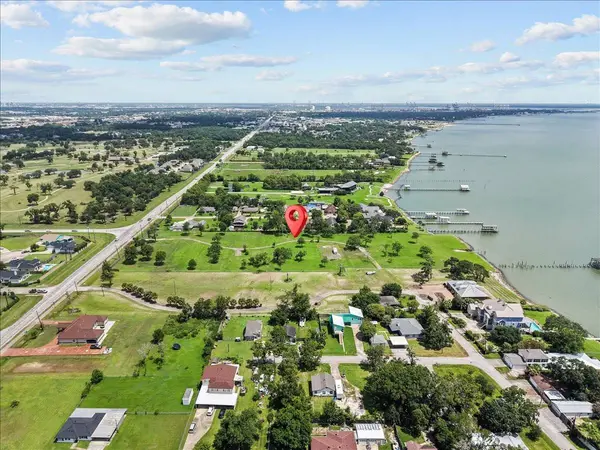 2311 S Broadway, La Porte, TX 77571