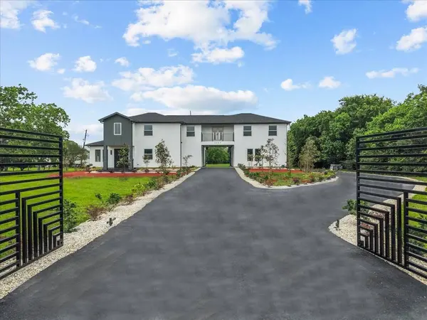 3237 Harkey RD, Pearland, TX 77584