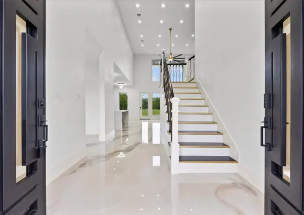 3237 Harkey RD, Pearland, TX 77584